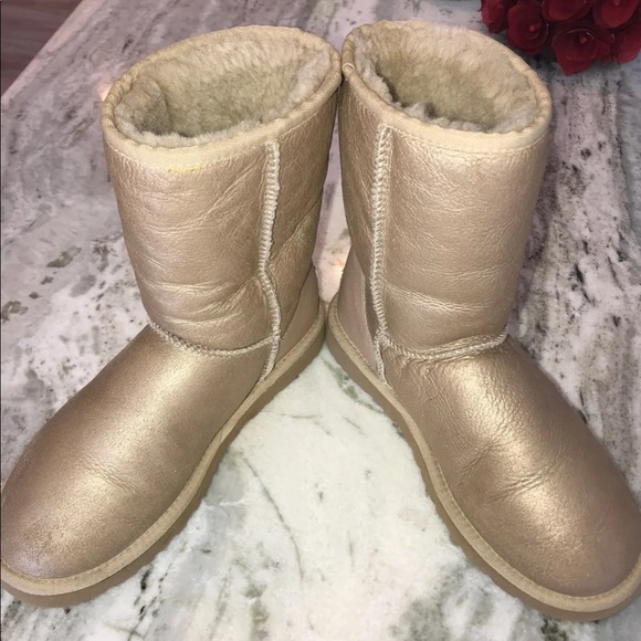 Uggs - Picture 2 of 5